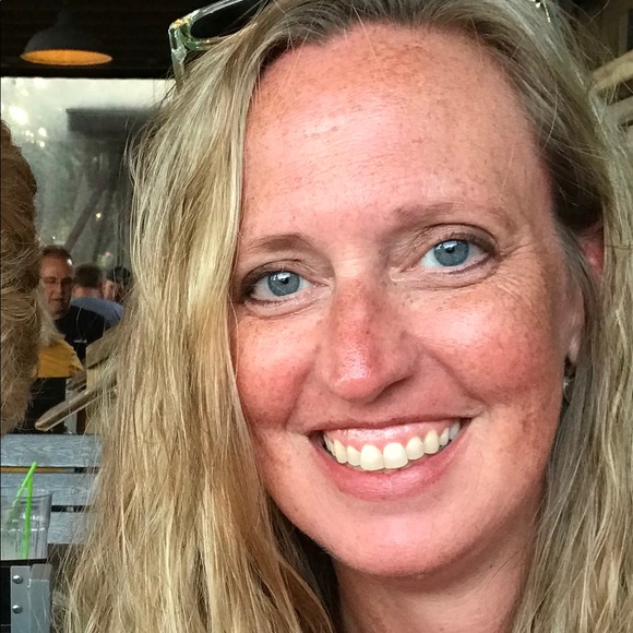 Meet your Posher, Malissa - Picture 2 of 5